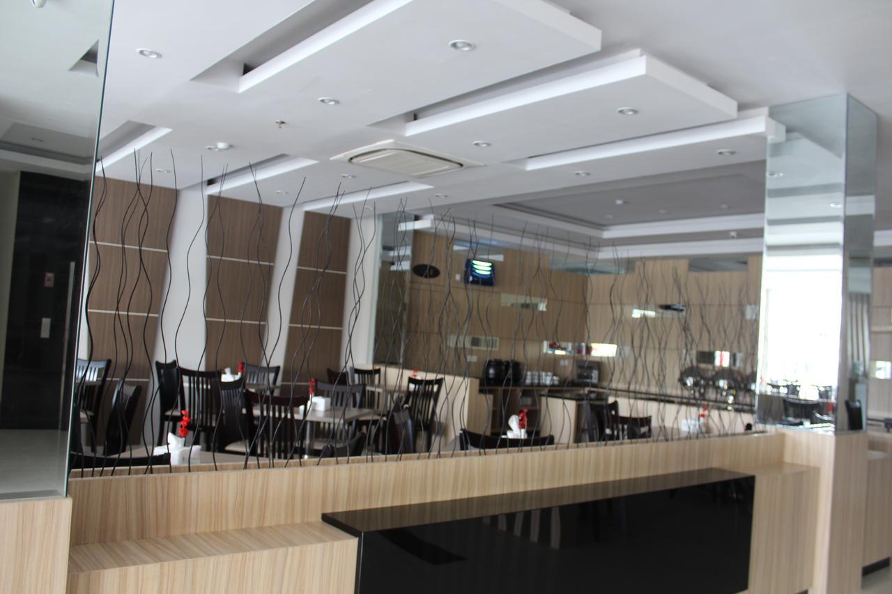 Amadeo Hotel Duri 외부 사진